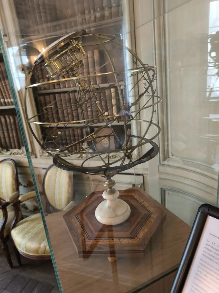 ParisArchive02.webp